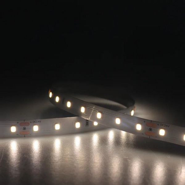 Энергоэффективная светодиодная лента Ustrip LED80-2835-W30-24V-4.8W-Ra90