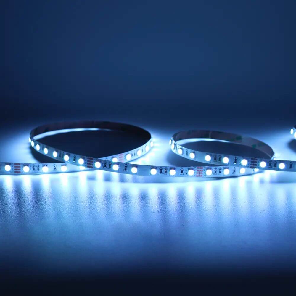 Светодиодная RGB лента Ustrip LED60-5050-RGB-24V-14.4W многоцветная