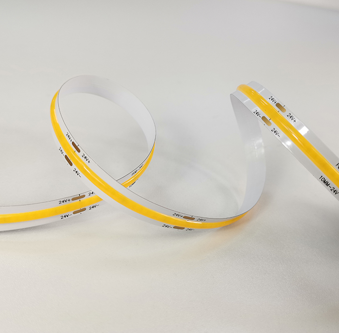 Светодиодная лента Ustrip LED480-COB-W30-24V-15W-8mm-FC теплый белый