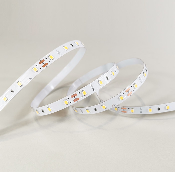 Светодиодная лента Ustrip LED80-H2835-W30-24V-12W-Ra80 теплый белый